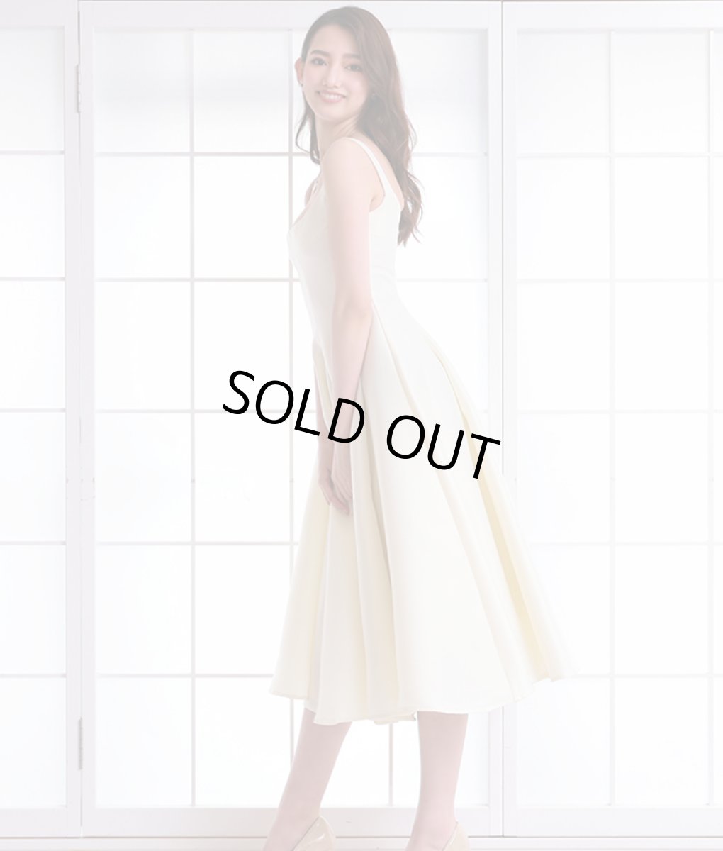 画像2: [rinfarre]ホワイト ・ドレッシー・Uネック・フレア・Aライン・ノースリーブ・ミディアムドレス・ワンピース[黒木麗奈着用][送料無料] (2)