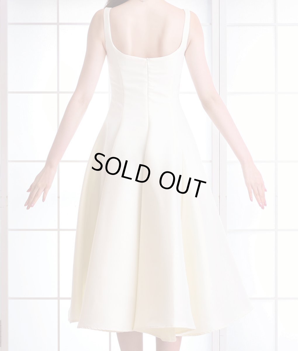 画像8: [rinfarre]ホワイト ・ドレッシー・Uネック・フレア・Aライン・ノースリーブ・ミディアムドレス・ワンピース[黒木麗奈着用][送料無料] (8)