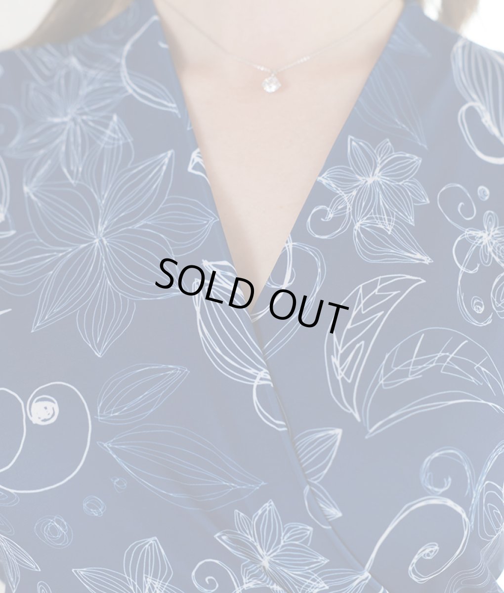 画像9: [韓国製][rinfarre]ネイビー・ホワイト花柄・プリント・Vネック・カシュクール・七分袖・マキシ・ロングドレス・ラップワンピース[山崎みどり着用][送料無料]my (9)