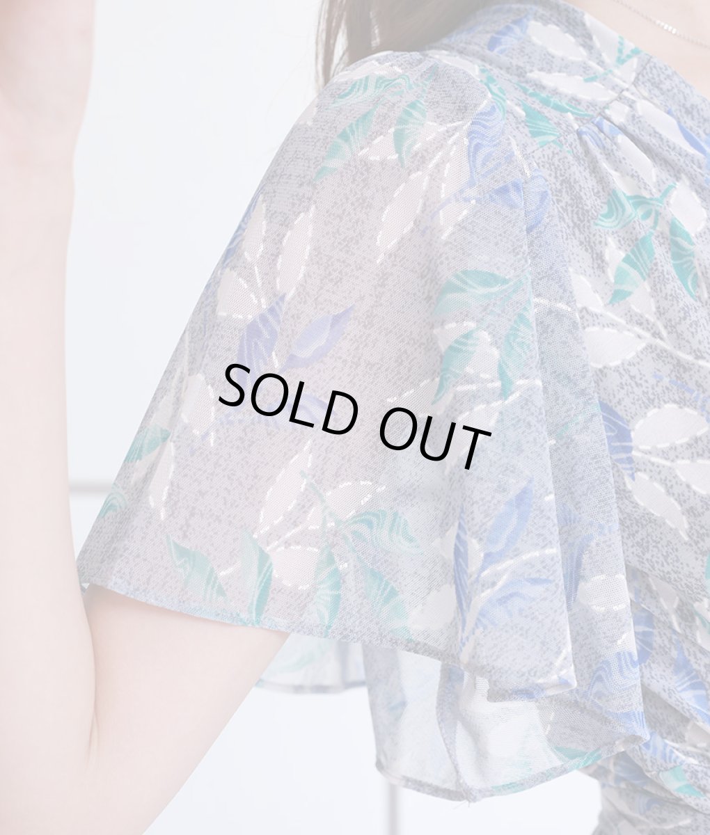 画像11: [韓国製][rinfarre]ブルーグレー・花柄・Vネック・カシュクール・シースルー・フリルスリーブ・半袖・マキシ・ラップ・ロングドレス ワンピース[黒木麗奈着用][送料無料] (11)