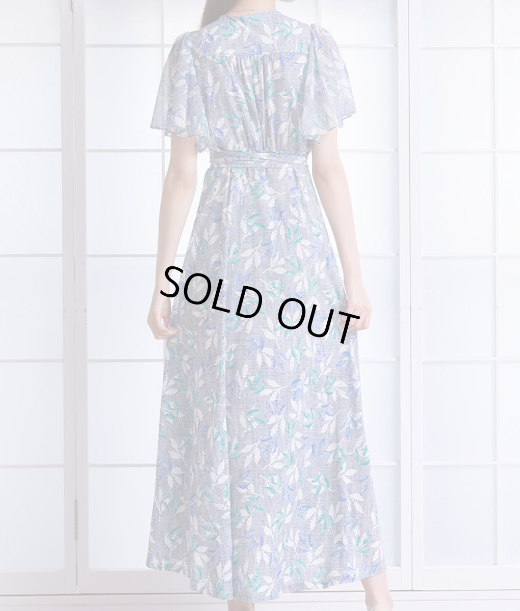 画像9: [韓国製][rinfarre]ブルーグレー・花柄・Vネック・カシュクール・シースルー・フリルスリーブ・半袖・マキシ・ラップ・ロングドレス ワンピース[黒木麗奈着用][送料無料] (9)