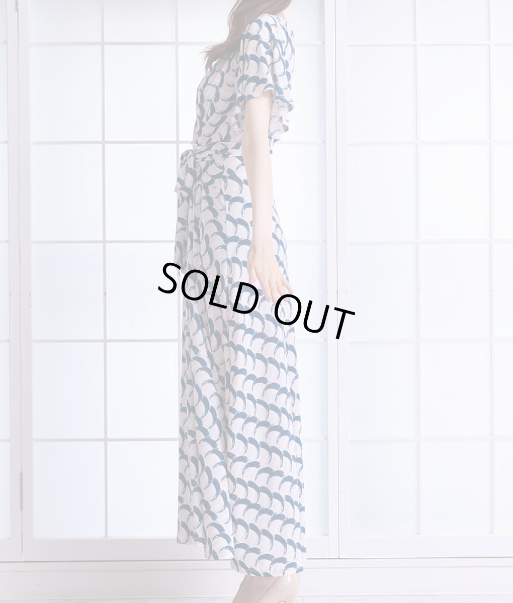 画像7: [韓国製][rinfarre]ピンク×ネイビー・ウェーブ柄・Vネック・カシュクール風・フリルスリーブ・半袖・マキシ・ロングドレス・ワンピース[黒木麗奈着用][送料無料] (7)