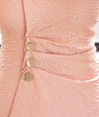 画像11: [韓国製][rinfarre][SALE品のため返品不可＆再入荷なしの現品限り]ピンクベージュ・金ボタン・半袖・パフスリーブ・マーメイド・ミディアムドレス・ワンピース[山崎みどり着用][送料無料] (11)
