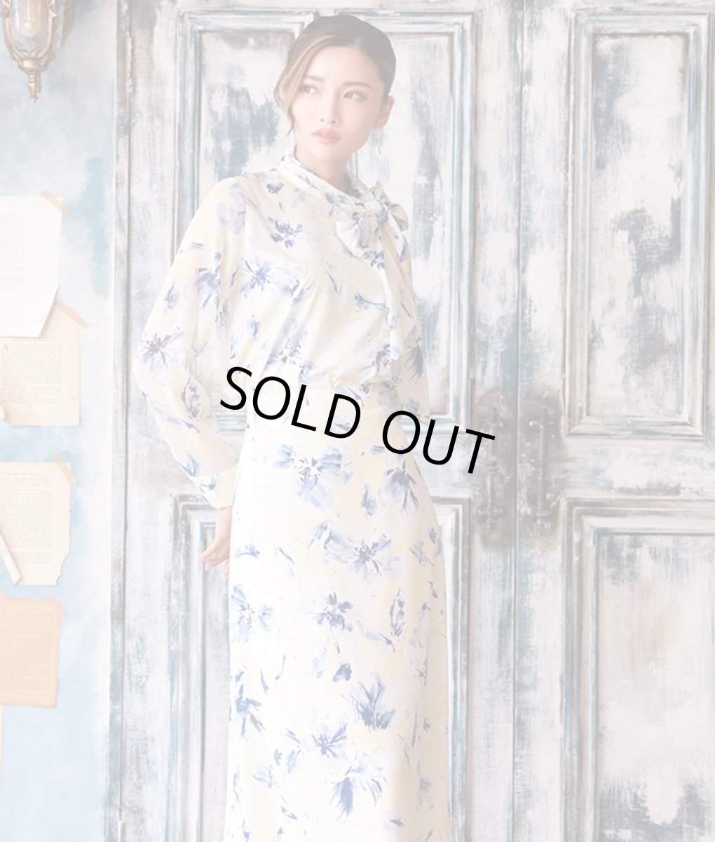 画像4: [SALE品のため返品不可＆再入荷なしの現品限り][韓国製][rinfarre]イエロー・ブルー花柄・プリント・リボンタイ・長袖ブラウス・フレア・ミディアムスカート・セットアップ・ツーピース[れお着用] (4)