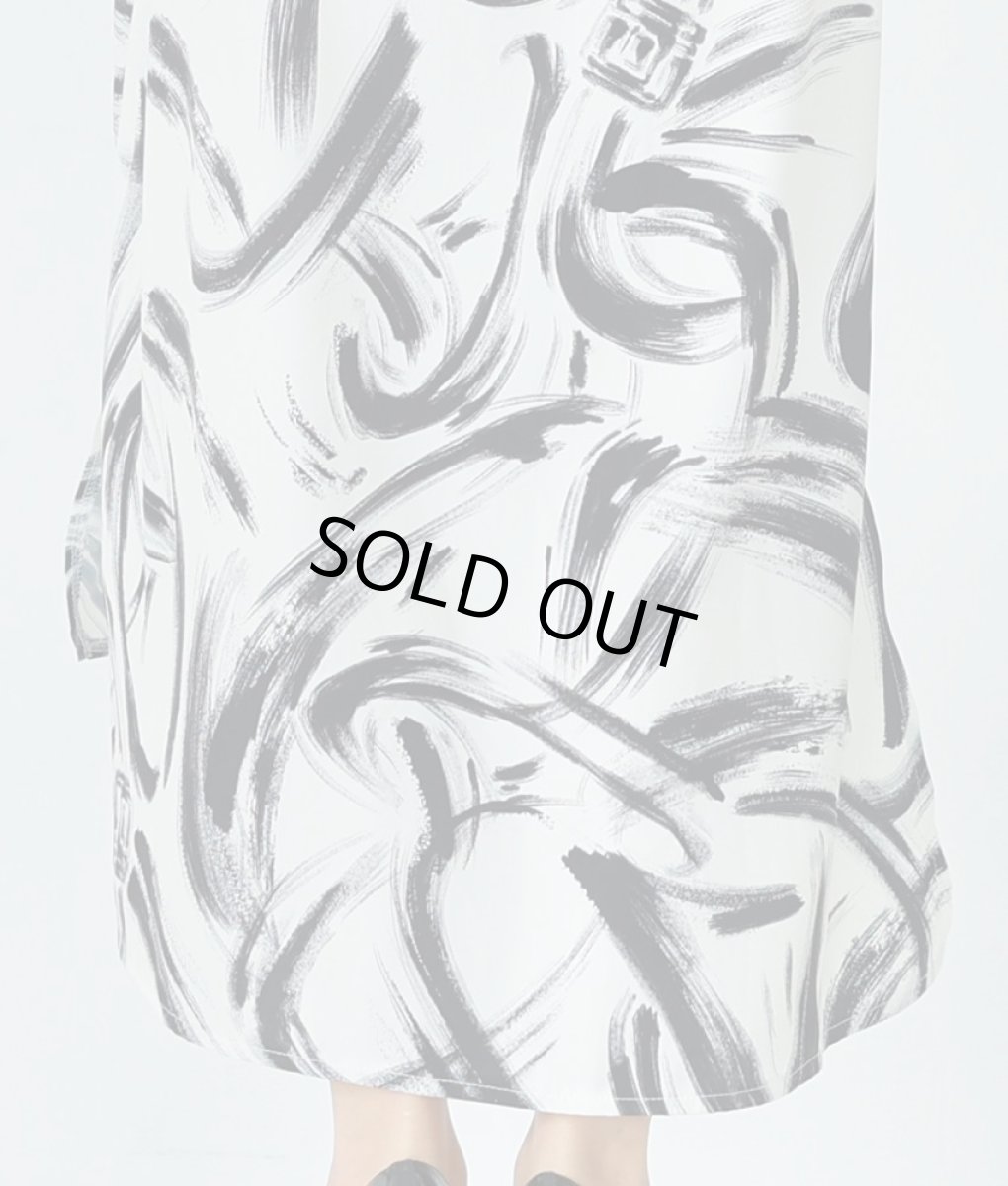 画像12: [rinfarre]ホワイト×ペイント柄・シャツワンピース・ウエストマーク・長袖・マキシドレス・ロング・ワンピース[MIRIN着用][送料無料] (12)