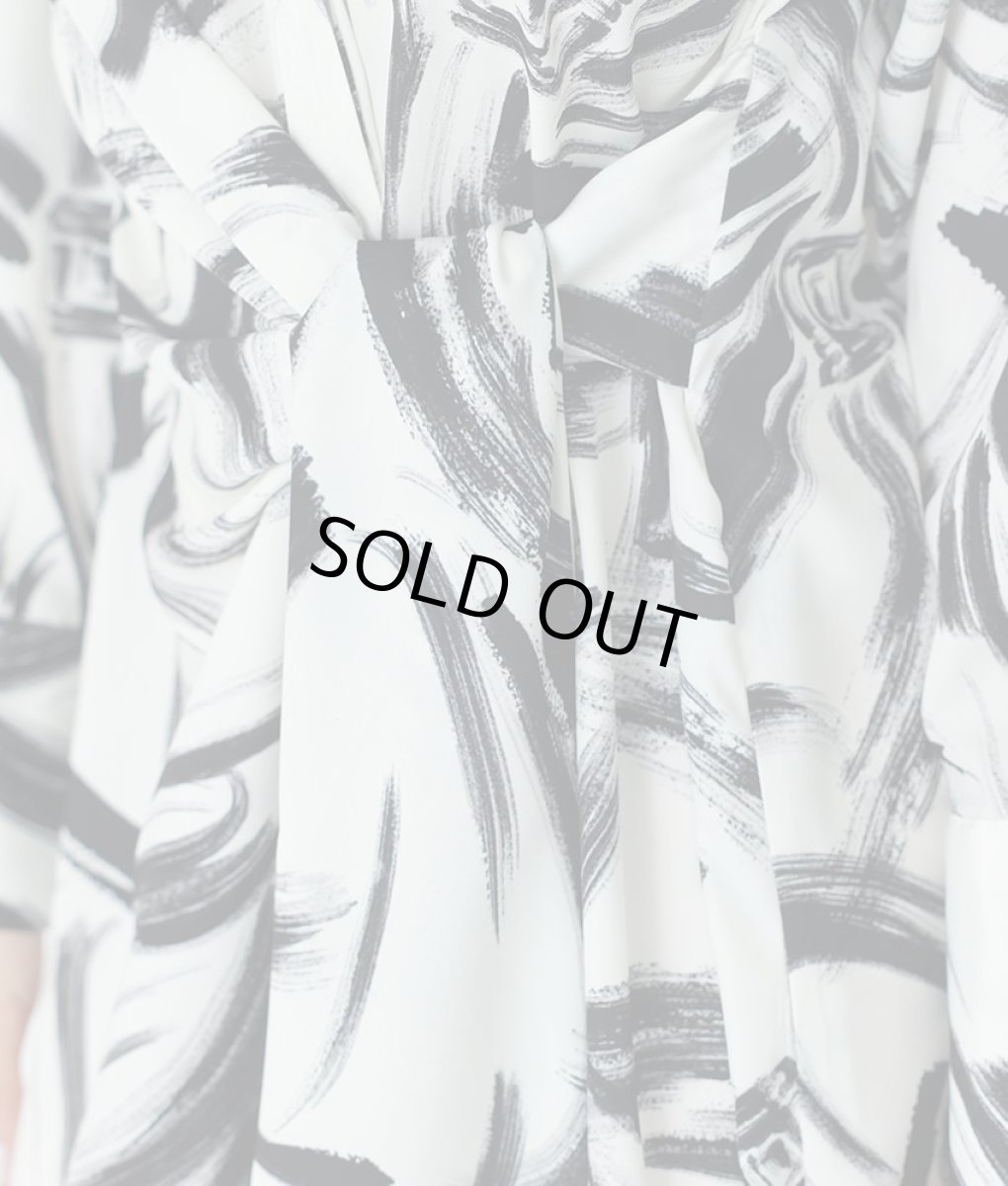 画像10: [rinfarre]ホワイト×ペイント柄・シャツワンピース・ウエストマーク・長袖・マキシドレス・ロング・ワンピース[MIRIN着用][送料無料] (10)