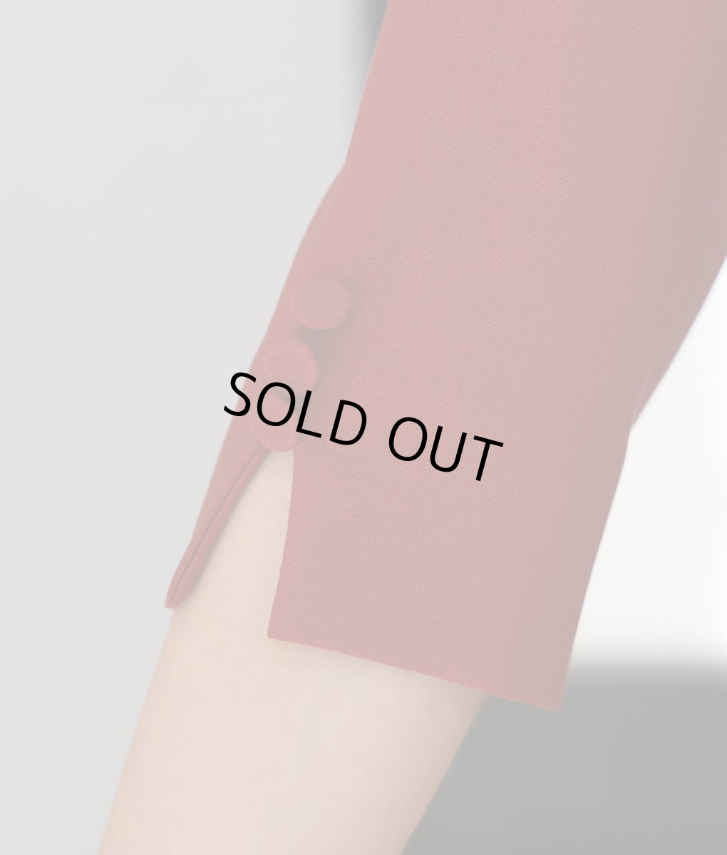 画像11: [SALE品のため返品不可＆再入荷なしの現品限り][韓国製][rinfarre]五分袖・飾りくるみボタン・サイドスリット・Vネック・タイト・ミディアムドレス・ワンピース[黒木麗奈着用] (11)