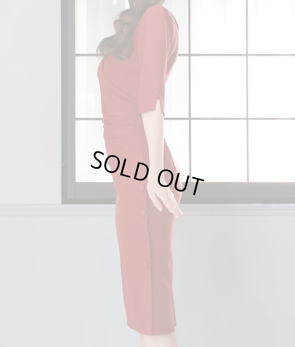 画像7: [SALE品のため返品不可＆再入荷なしの現品限り][韓国製][rinfarre]五分袖・飾りくるみボタン・サイドスリット・Vネック・タイト・ミディアムドレス・ワンピース[黒木麗奈着用] (7)