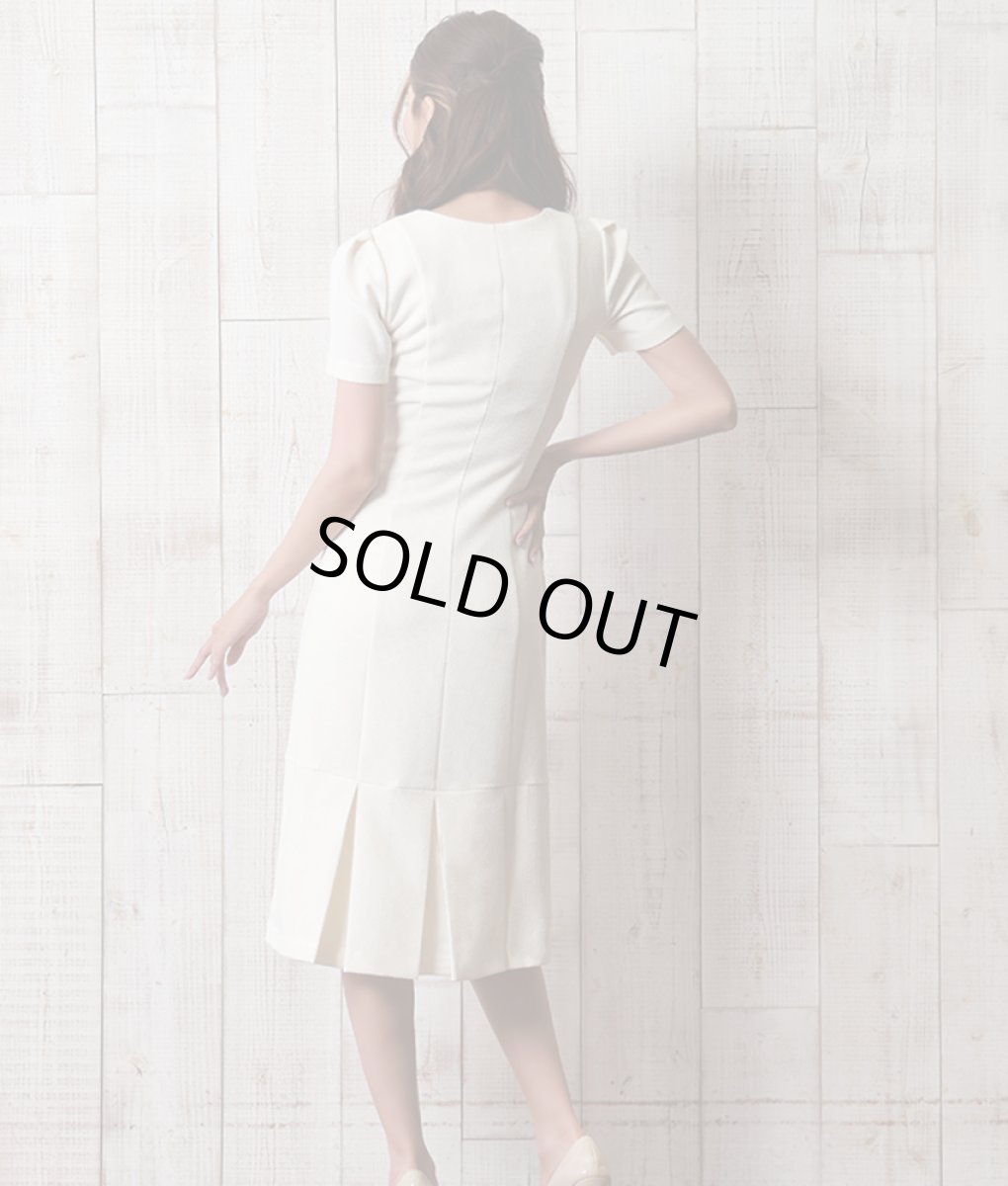 画像3: [SALE品のため返品不可＆再入荷なしの現品限り][韓国製][rinfarre]半袖・ローウエスト・フレア・アイボリー・ボタン＆フロントファスナー・ミディアムドレス・ワンピース[れお着用] (3)