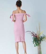 画像3: [韓国製][rinfarre][SALE品のため返品不可＆再入荷なしの現品限り]オープンショルダー・パールポイント・リボン・キャミソール・キュート・タイト・ミディアムドレス・ワンピース[MIRIN着用][送料無料] (3)