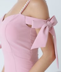 画像9: [韓国製][rinfarre][SALE品のため返品不可＆再入荷なしの現品限り]オープンショルダー・パールポイント・リボン・キャミソール・キュート・タイト・ミディアムドレス・ワンピース[MIRIN着用][送料無料] (9)