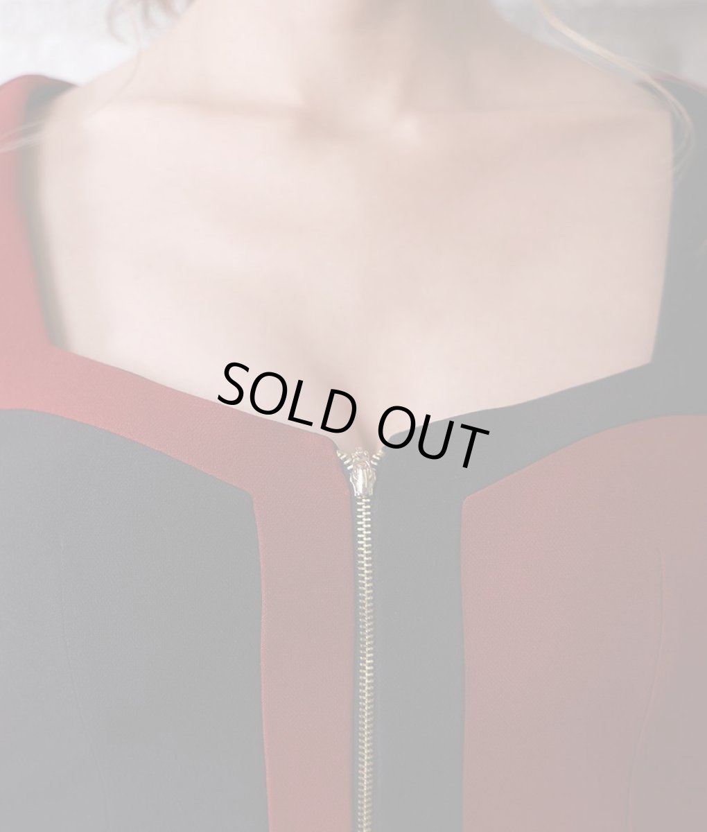 画像9: [SALE品のため返品不可＆再入荷なしの現品限り][韓国製][rinfarre]七分袖・フロントファスナー・バイカラー・ブラック×レッド・タイト・ミディアムドレス・ワンピース[れお着用] (9)