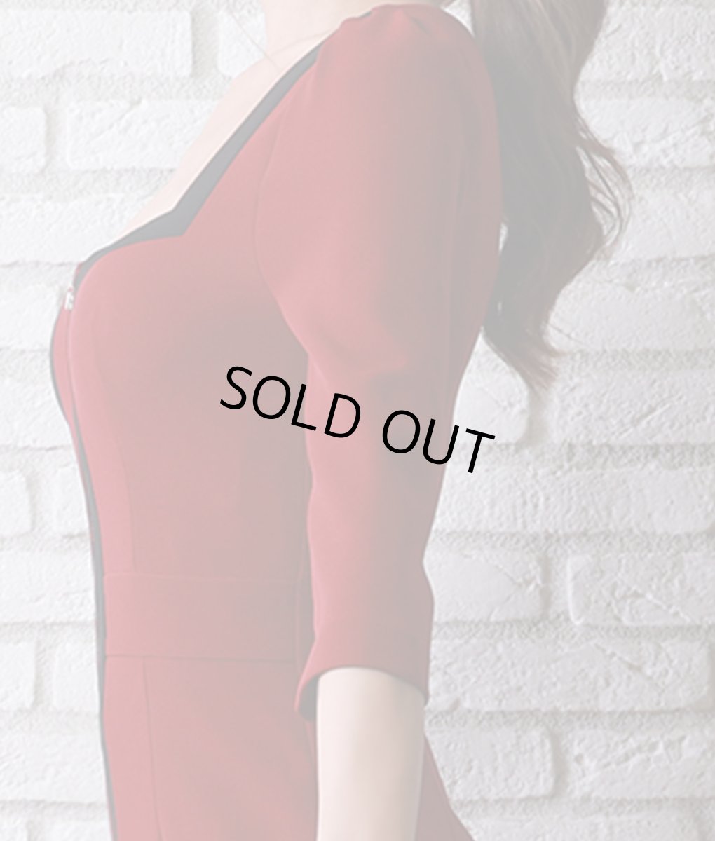 画像10: [SALE品のため返品不可＆再入荷なしの現品限り][韓国製][rinfarre]七分袖・フロントファスナー・バイカラー・ブラック×レッド・タイト・ミディアムドレス・ワンピース[れお着用] (10)