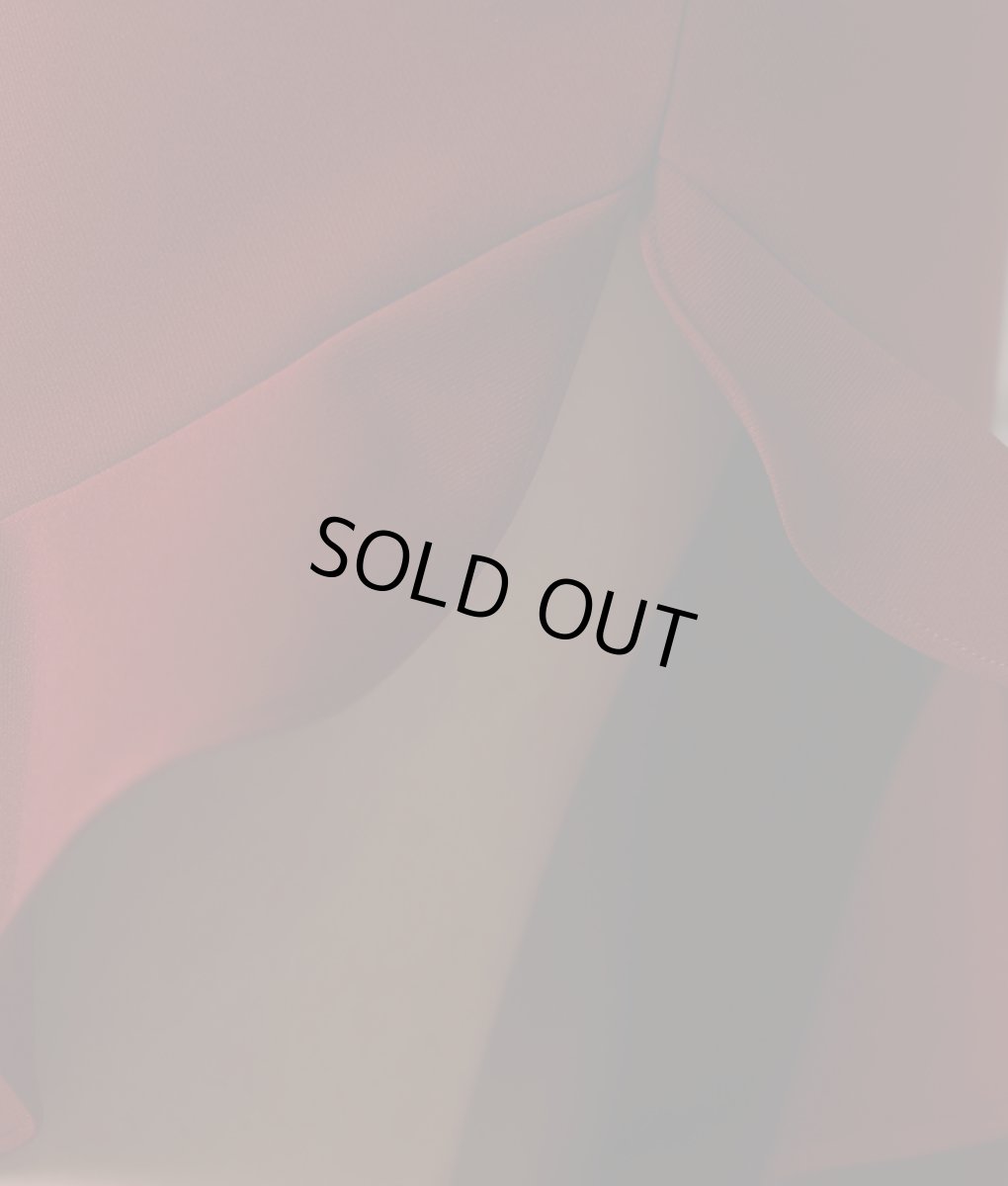 画像12: [韓国製][rinfarre]フリル・アシメントリー・ワインレッド・オフショルダー・長袖・無地・タイト・ミディアムドレス・ワンピース[れお着用]《送料＆代引き手数料無料》 (12)