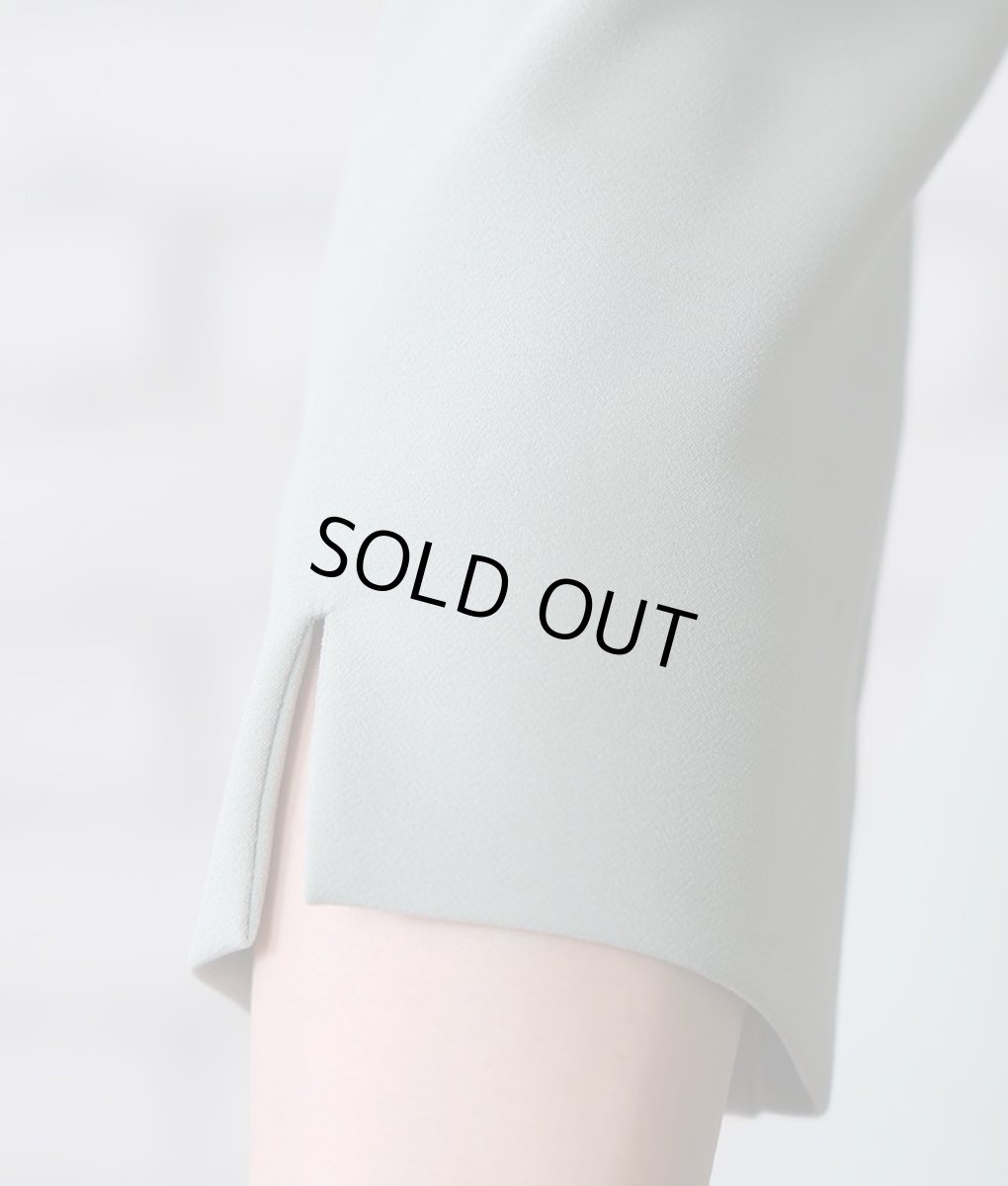 画像12: [SALE品のため返品不可＆再入荷なしの現品限り][韓国製][rinfarre]袖口スリット・ウエスト・カットアウト・ボタン・シンプル・七分袖・ミディアムドレス・ワンピース[友崎まどか・れお着用] (12)