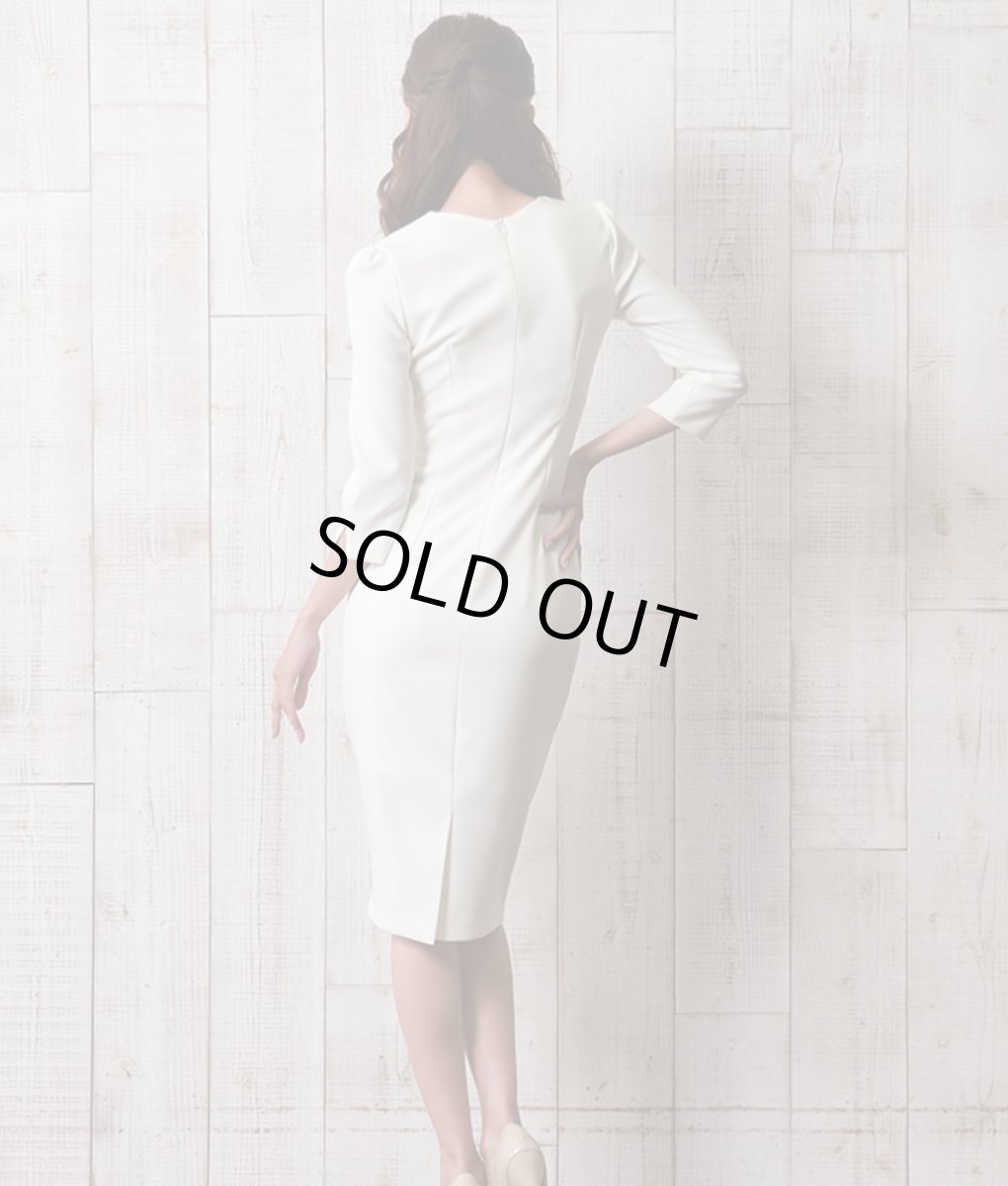 画像4: [SALE品のため返品不可＆再入荷なしの現品限り][韓国製][rinfarre]袖口スリット・ウエスト・カットアウト・ボタン・シンプル・七分袖・ミディアムドレス・ワンピース[友崎まどか・れお着用] (4)