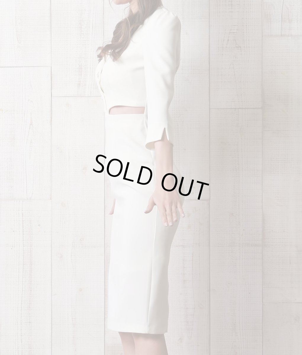 画像8: [SALE品のため返品不可＆再入荷なしの現品限り][韓国製][rinfarre]袖口スリット・ウエスト・カットアウト・ボタン・シンプル・七分袖・ミディアムドレス・ワンピース[友崎まどか・れお着用] (8)