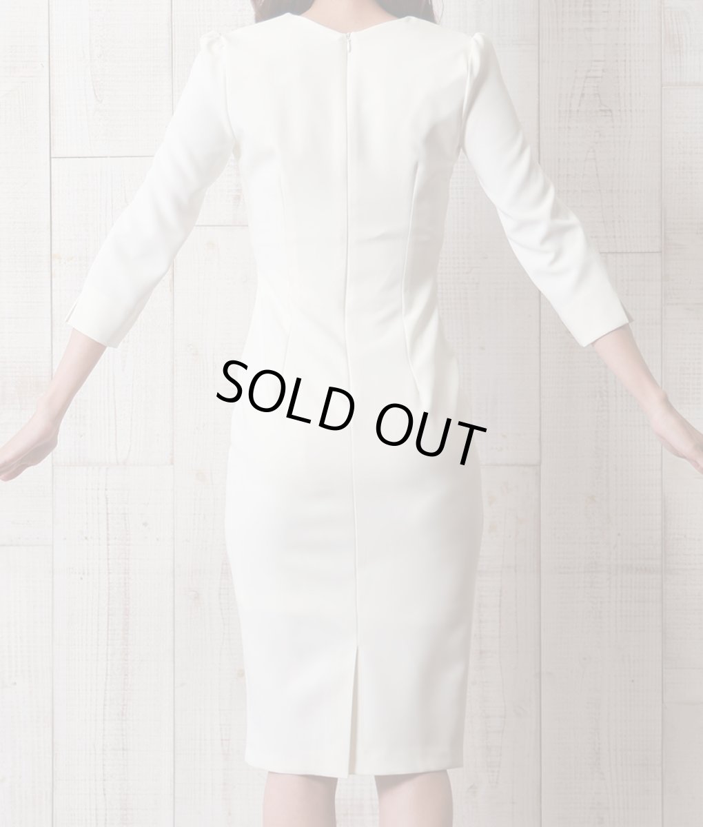 画像9: [SALE品のため返品不可＆再入荷なしの現品限り][韓国製][rinfarre]袖口スリット・ウエスト・カットアウト・ボタン・シンプル・七分袖・ミディアムドレス・ワンピース[友崎まどか・れお着用] (9)