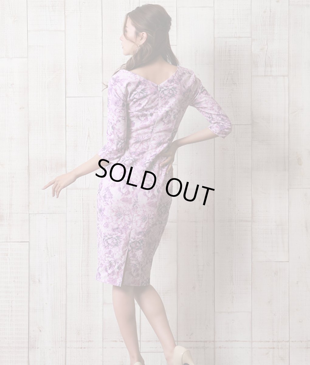 画像3: [SALE品のため返品不可＆再入荷なしの現品限り][韓国製][rinfarre]パープル×花柄・ジャガード・七分袖・スクエアネック・ハイウエスト・シンプル・タイト・ミディアムドレス・ワンピース[れお着用] (3)