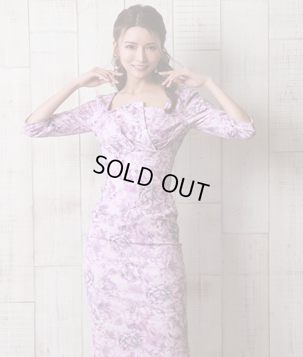 画像4: [SALE品のため返品不可＆再入荷なしの現品限り][韓国製][rinfarre]パープル×花柄・ジャガード・七分袖・スクエアネック・ハイウエスト・シンプル・タイト・ミディアムドレス・ワンピース[れお着用] (4)