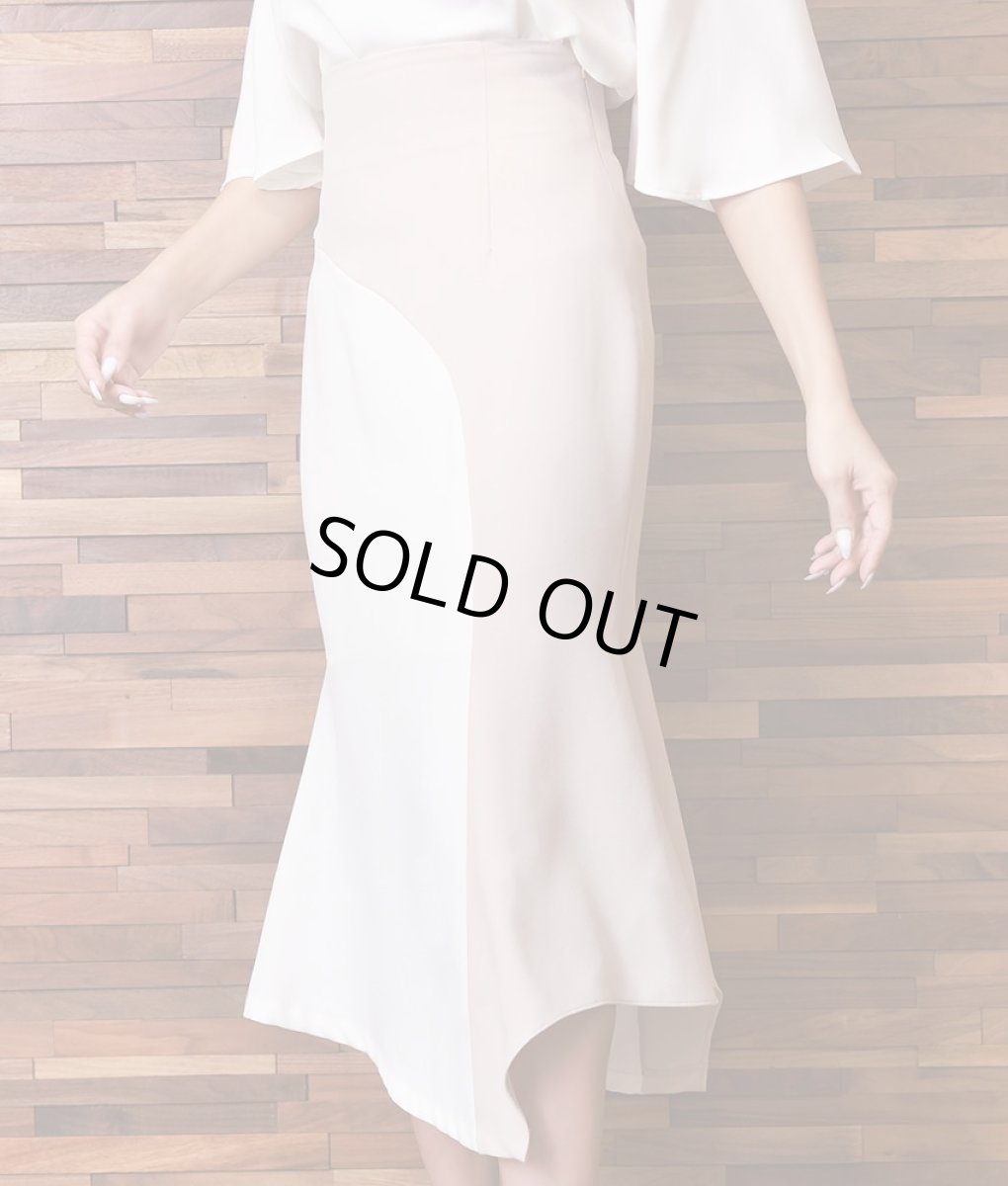 画像2: [韓国製][rinfarre]バイカラー・マーメイド・ミディアムスカート・膝下丈・無地・アシメントリー[山崎みどり着用][送料無料] (2)