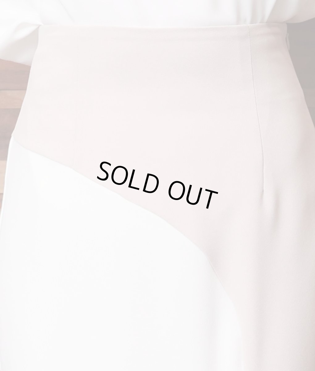 画像7: [韓国製][rinfarre]バイカラー・マーメイド・ミディアムスカート・膝下丈・無地・アシメントリー[山崎みどり着用][送料無料] (7)