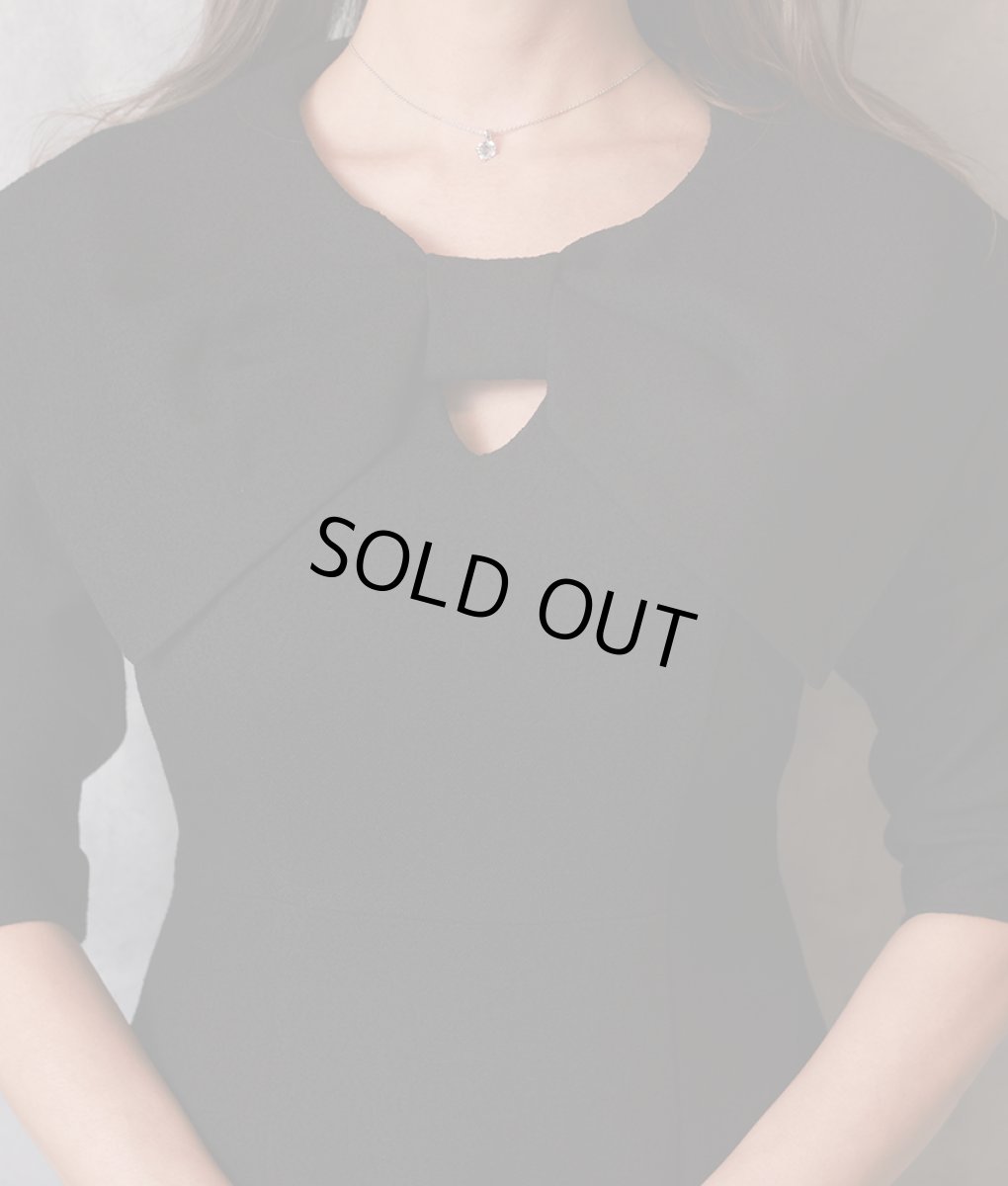 画像11: [SALE品のため返品不可＆再入荷なしの現品限り][韓国製][rinfarre]ライトツイード・リボンネック・無地・タイト・シンプル・七分袖・ミディアムドレス・ワンピース[山崎みどり着用] myall (11)