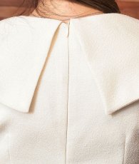 画像12: [SALE品のため返品不可＆再入荷なしの現品限り][韓国製][rinfarre]ライトツイード・リボンネック・無地・タイト・シンプル・七分袖・ミディアムドレス・ワンピース[山崎みどり着用] myall (12)