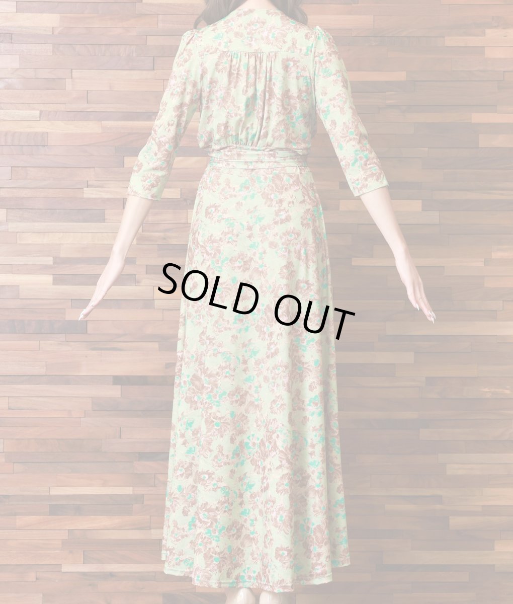 画像8: [韓国製][rinfarre]グリーン・ブラウン・花柄・ボタニカル・Vネック・カシュクール・七分袖・マキシ・ロングドレス・ラップ・ワンピース[山崎みどり着用][送料無料]mygr (8)