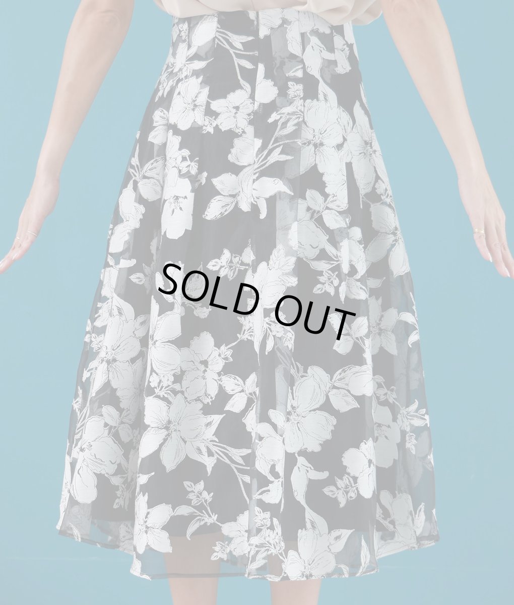 画像4: [SALE品のため返品不可＆再入荷なしの現品限り][韓国製][rinfarre]レイヤード・プリーツ・花柄・Aライン・フレア・ミディアムスカート・膝下丈・ブラック (4)