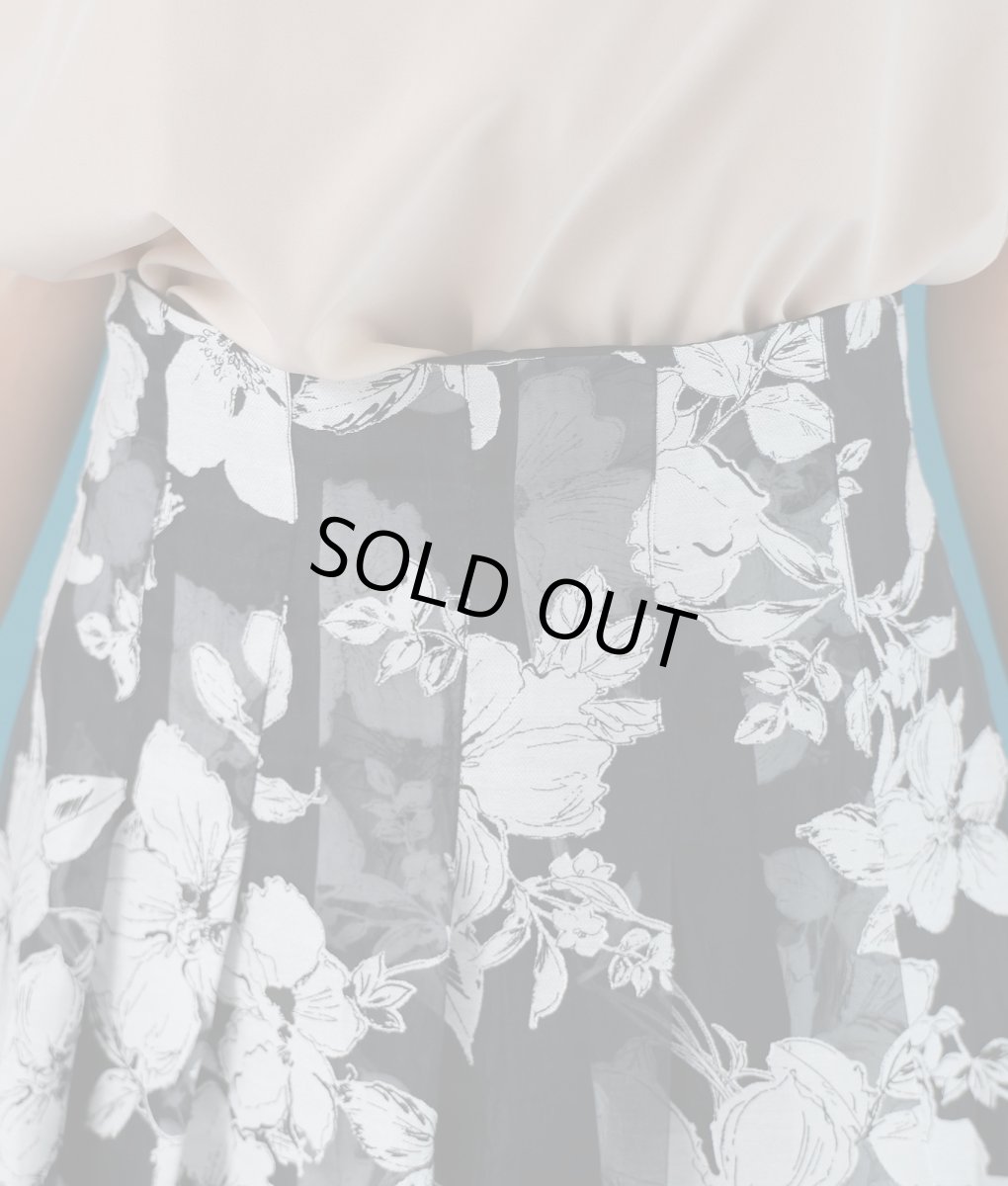 画像7: [SALE品のため返品不可＆再入荷なしの現品限り][韓国製][rinfarre]レイヤード・プリーツ・花柄・Aライン・フレア・ミディアムスカート・膝下丈・ブラック (7)