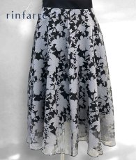 画像2: [セール品のため返品不可＆再入荷なしの現品限り][韓国製][rinfarre]レイヤード・シルエット花柄・Aライン・フレア・ミディアムスカート・膝下丈・ホワイト・ベージュ・ブラック[MIRIN着用] (2)