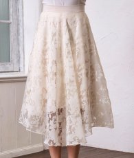 画像4: [セール品のため返品不可＆再入荷なしの現品限り][韓国製][rinfarre]レイヤード・シルエット花柄・Aライン・フレア・ミディアムスカート・膝下丈・ホワイト・ベージュ・ブラック[MIRIN着用] (4)