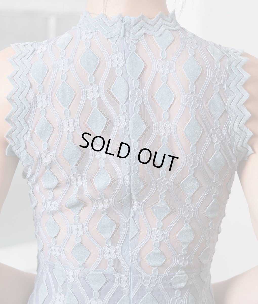 画像11: [韓国製][rinfarre]ノースリーブ・ダイヤ型・総レース・セパレート・タイト・ミディアムドレス・ワンピース[MIRIN着用][送料無料] (11)