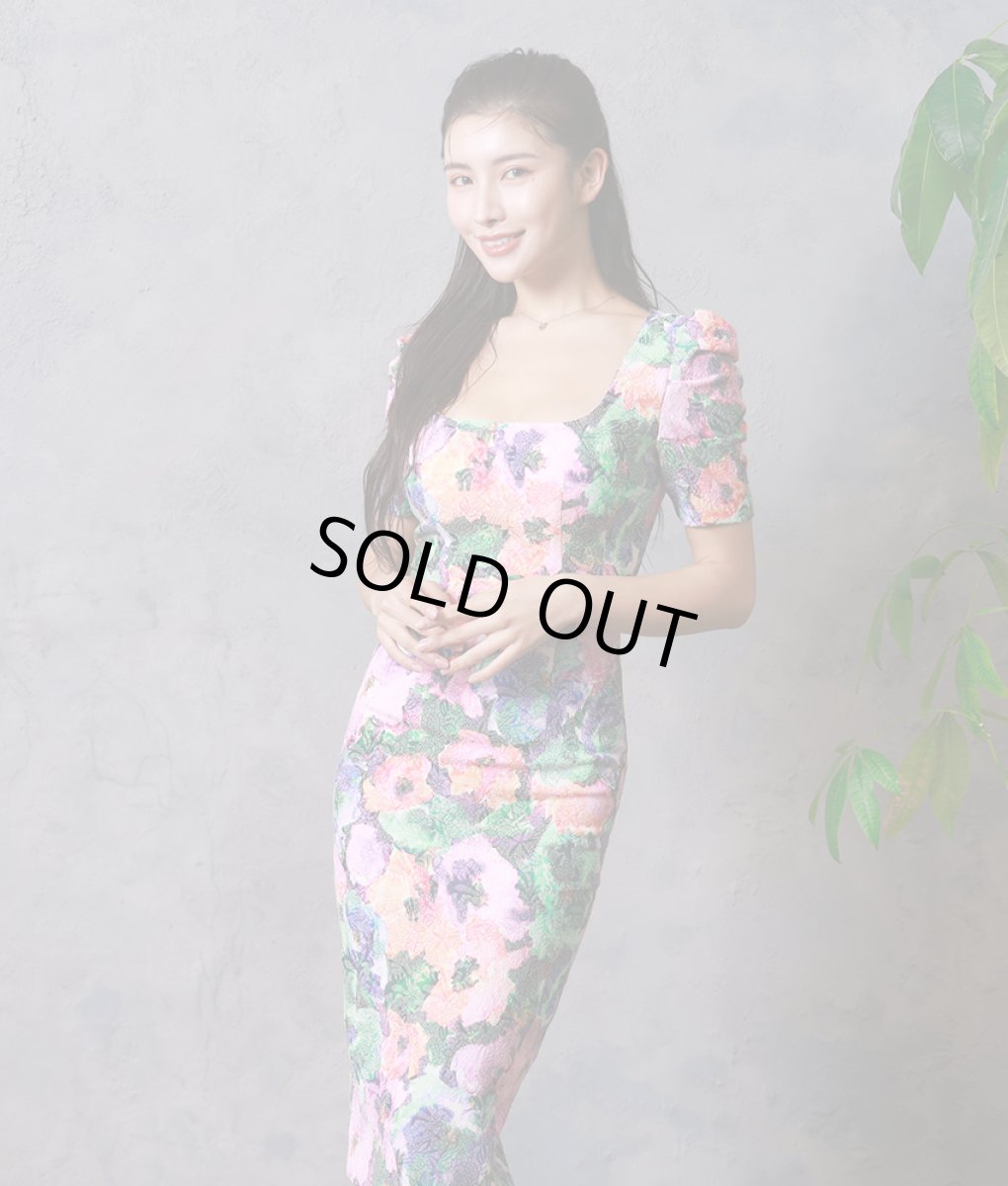 画像4: [SALE品のため返品不可＆再入荷なしの現品限り][韓国製][rinfarre]半袖・花柄・エレガント・スクエアネック・タイト・ミディアムドレス・ワンピース・ボタニカル[MIRIN着用] (4)