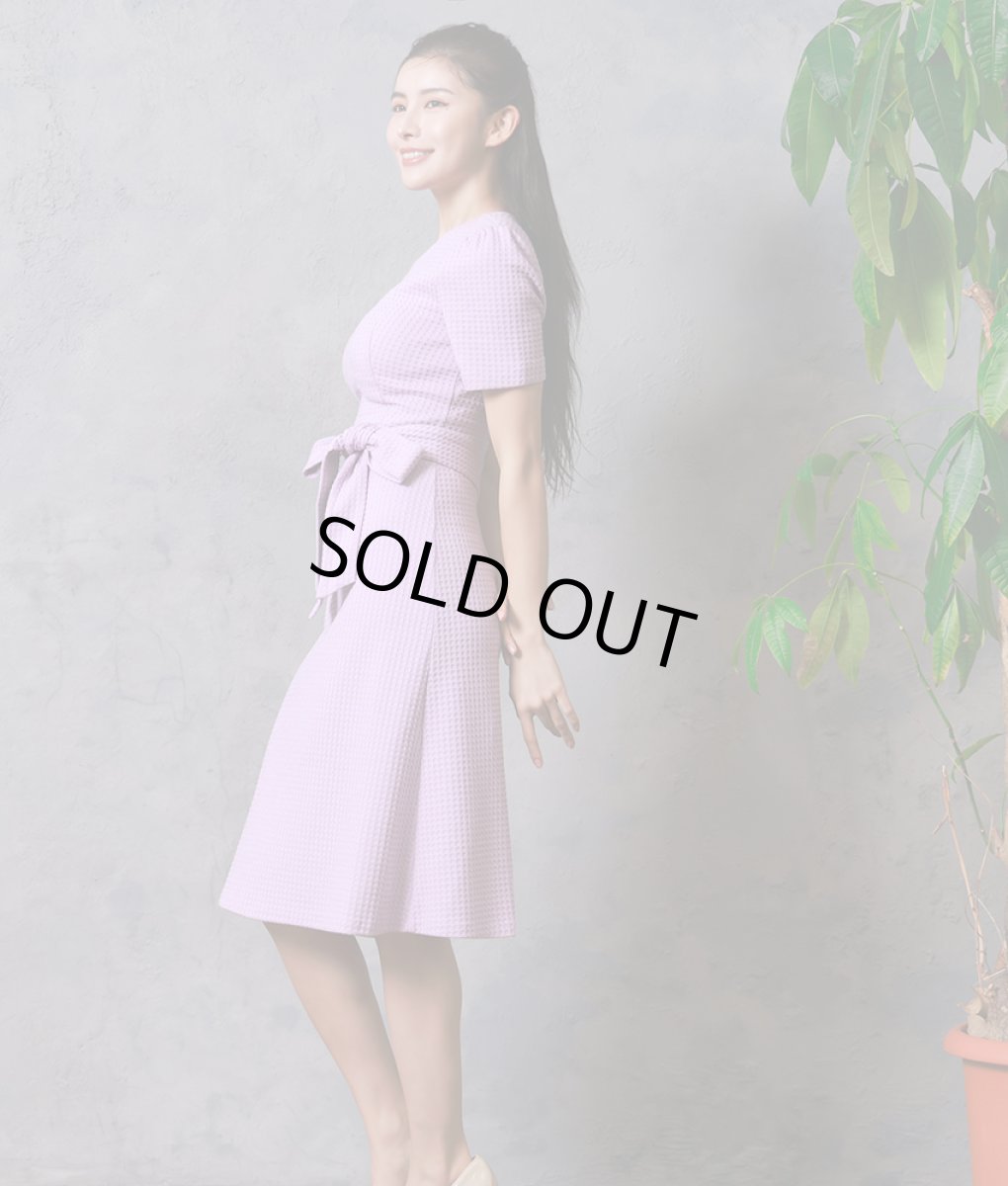 画像2: [SALE品のため返品不可＆再入荷なしの現品限り][韓国製][rinfarre]半袖・ラベンダー・ウエストリボン・シンプル・ワッフル生地・ミディアムドレス・ワンピース[MIRIN着用] (2)