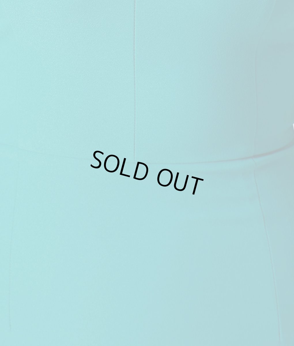 画像11: [SALE品のため返品不可＆再入荷なしの現品限り][韓国製][rinfarre]キャミソール・グリーン・ノースリーブ・シンプル・マーメイド・ミディアムドレス・ワンピース[山崎みどり着用] (11)