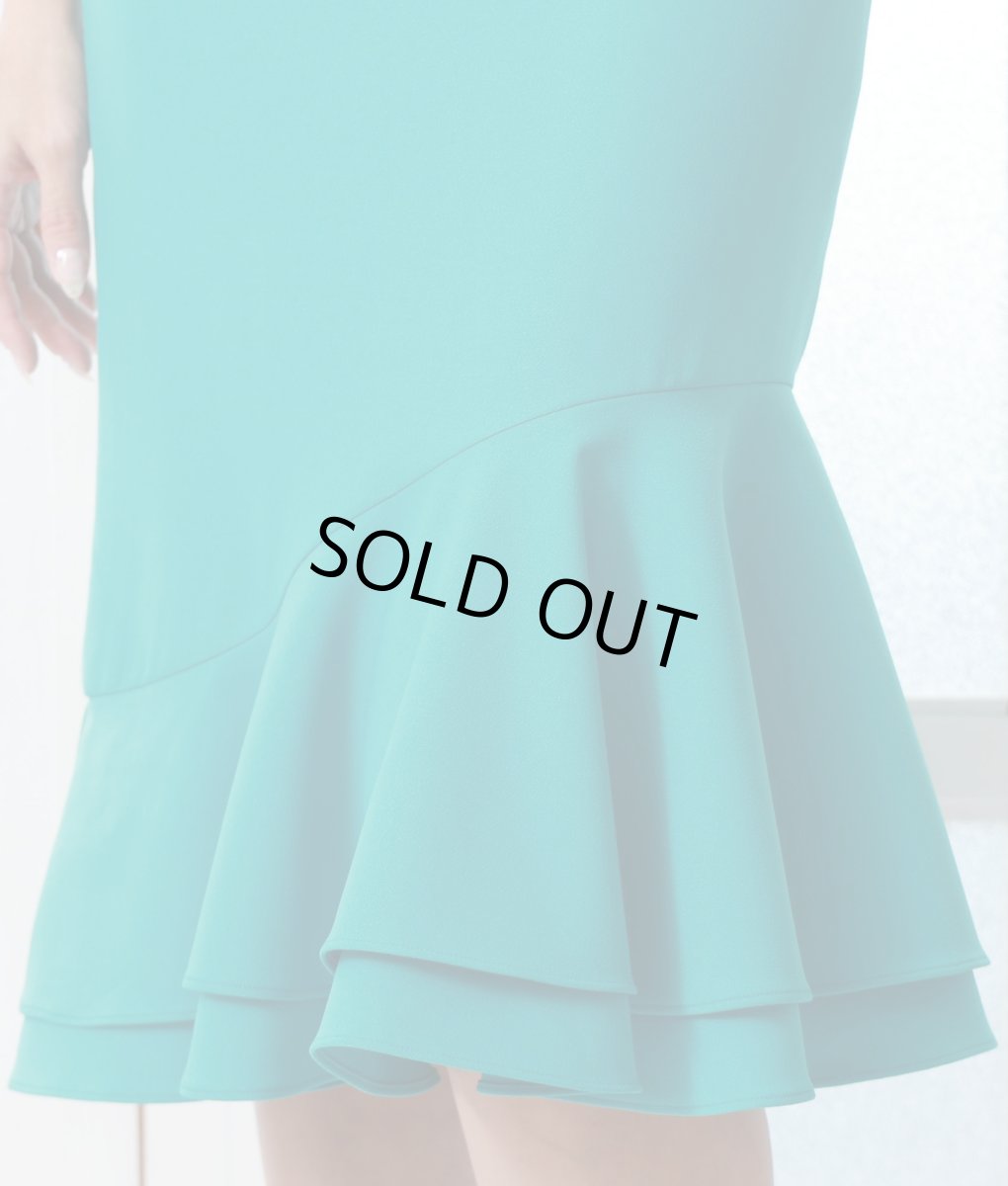 画像12: [SALE品のため返品不可＆再入荷なしの現品限り][韓国製][rinfarre]キャミソール・グリーン・ノースリーブ・シンプル・マーメイド・ミディアムドレス・ワンピース[山崎みどり着用] (12)