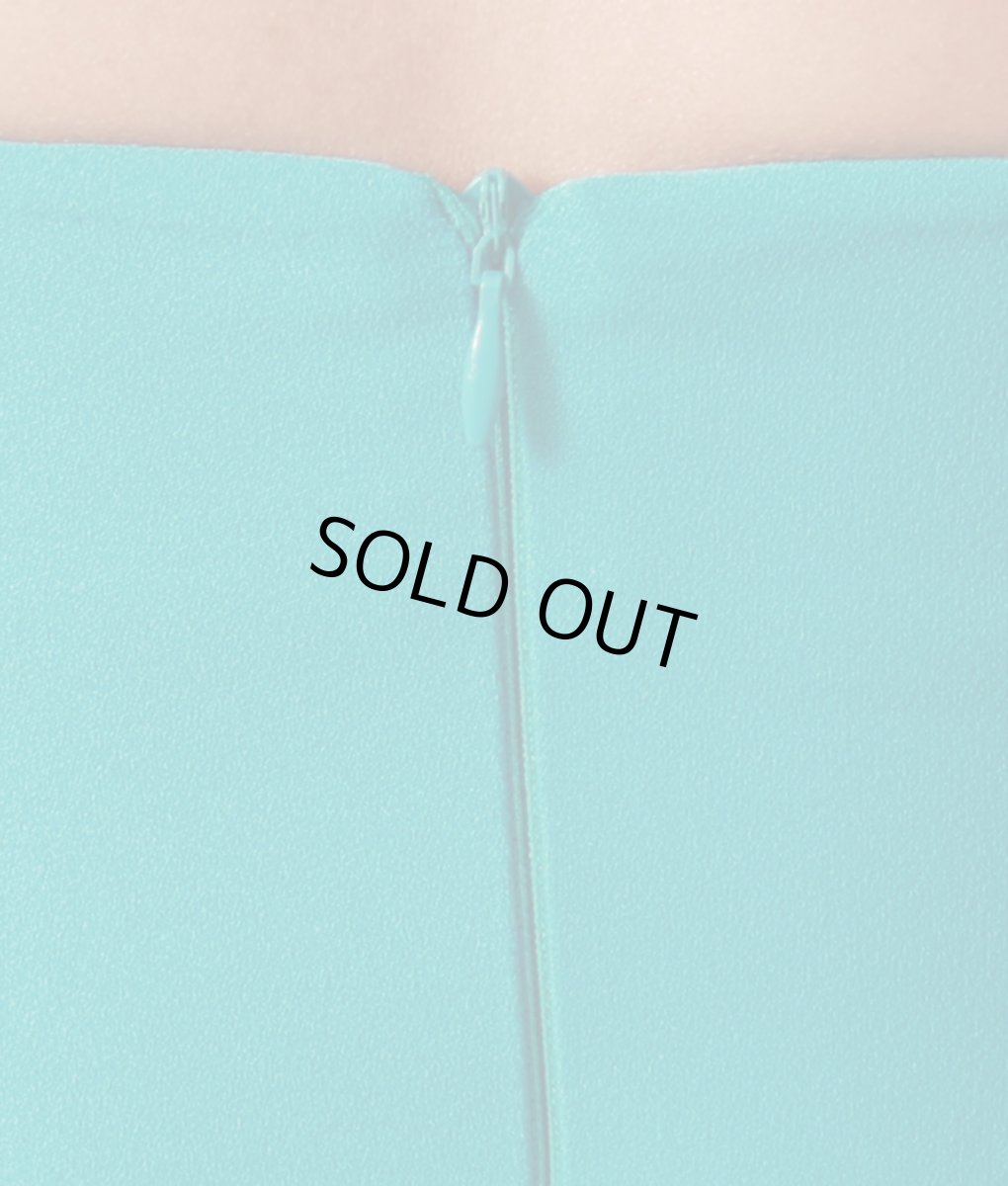 画像10: [SALE品のため返品不可＆再入荷なしの現品限り][韓国製][rinfarre]キャミソール・グリーン・ノースリーブ・シンプル・マーメイド・ミディアムドレス・ワンピース[山崎みどり着用] (10)