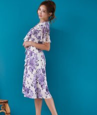 画像2: [SALE品のため返品不可＆再入荷なしの現品限り][韓国製][rinfarre]花柄・フレア・シースルー・シフォン・Vネック・半袖・タイト・ひざ丈・ミディアムドレス・ワンピース[山崎みどり着用] (2)