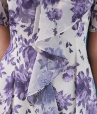 画像11: [SALE品のため返品不可＆再入荷なしの現品限り][韓国製][rinfarre]花柄・フレア・シースルー・シフォン・Vネック・半袖・タイト・ひざ丈・ミディアムドレス・ワンピース[山崎みどり着用] (11)