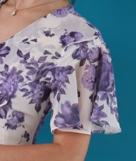 画像12: [SALE品のため返品不可＆再入荷なしの現品限り][韓国製][rinfarre]花柄・フレア・シースルー・シフォン・Vネック・半袖・タイト・ひざ丈・ミディアムドレス・ワンピース[山崎みどり着用] (12)