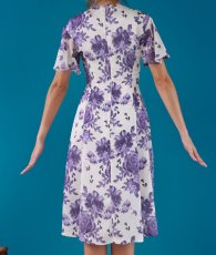 画像8: [SALE品のため返品不可＆再入荷なしの現品限り][韓国製][rinfarre]花柄・フレア・シースルー・シフォン・Vネック・半袖・タイト・ひざ丈・ミディアムドレス・ワンピース[山崎みどり着用] (8)
