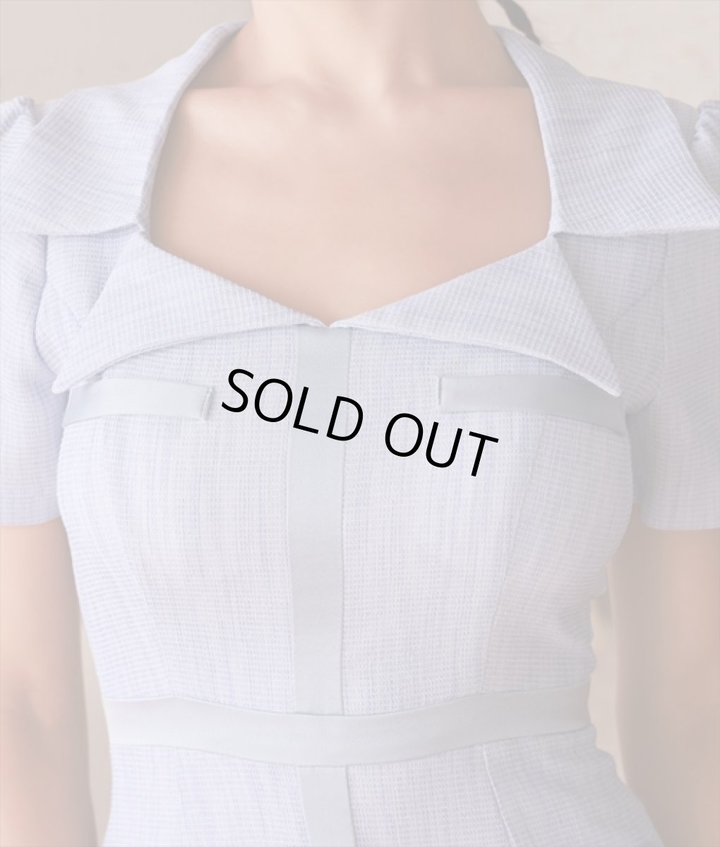 画像9: [SALE品のため返品不可＆再入荷なしの現品限り][韓国製][rinfarre]半袖・開襟・ツイード・ライトブルー・タイト・ミディアムドレス・ワンピース[MIRIN着用] (9)