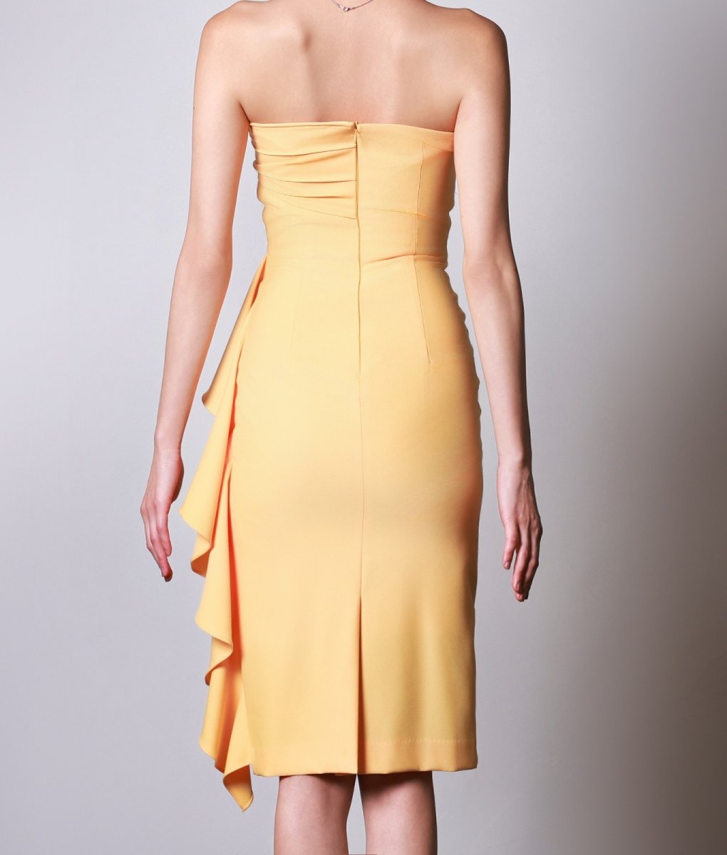 画像8: [SALE品のため返品不可＆再入荷なしの現品限り][韓国製][rinfarre]ベア・イエロー・黄色・胸元ハートカット・サイドフリル・セクシー・タイト・ミディアムドレス・膝丈・ワンピース[奈月セナ着用] (8)