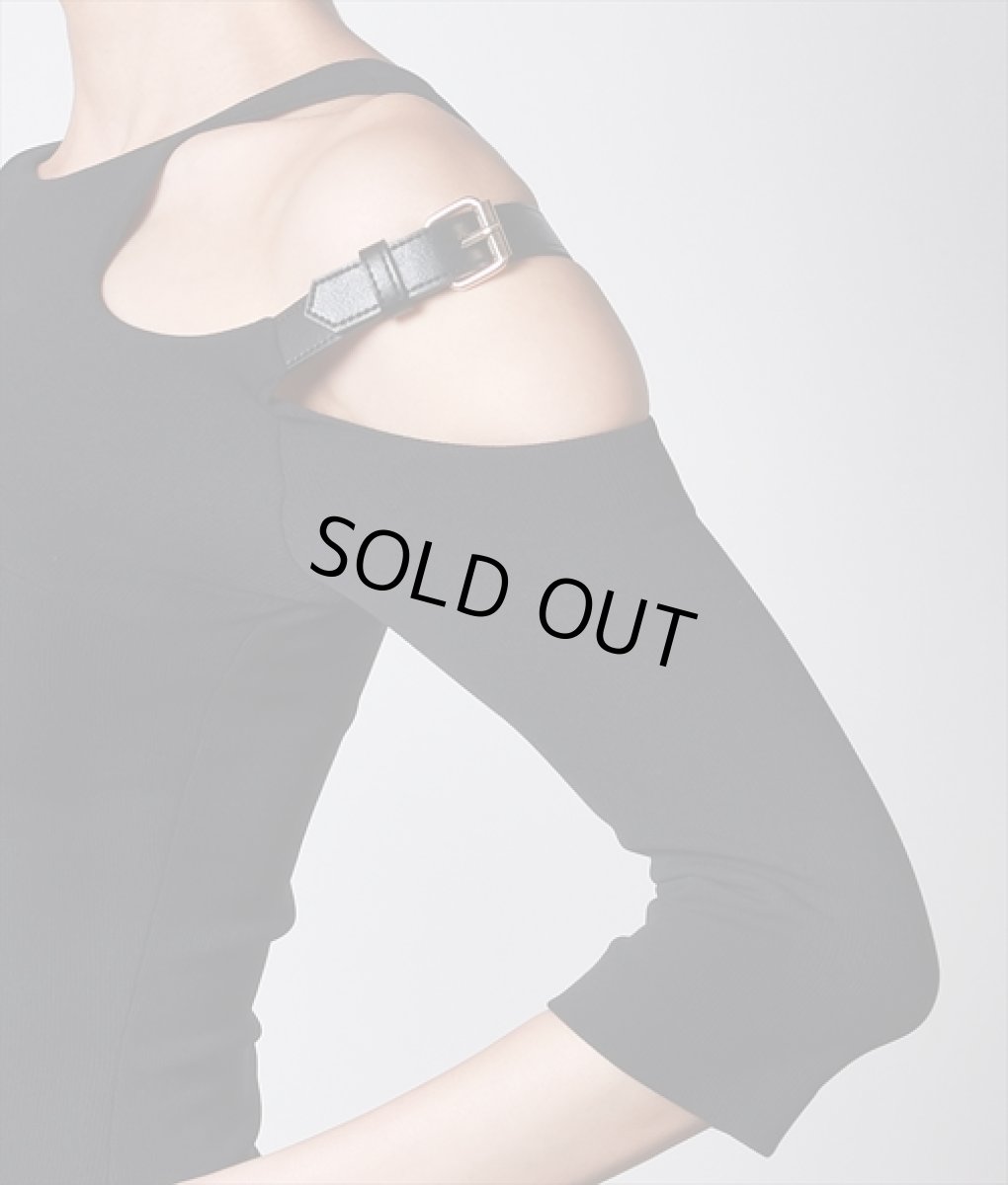 画像11: [セール品のため返品不可＆再入荷なしの現品限り][韓国製][rinfarre]ブラック・七分袖・タイト・肩ベルトポイント・ストレッチ・クール・ミディアムドレス・ワンピース[奈月セナ着用][送料無料] (11)