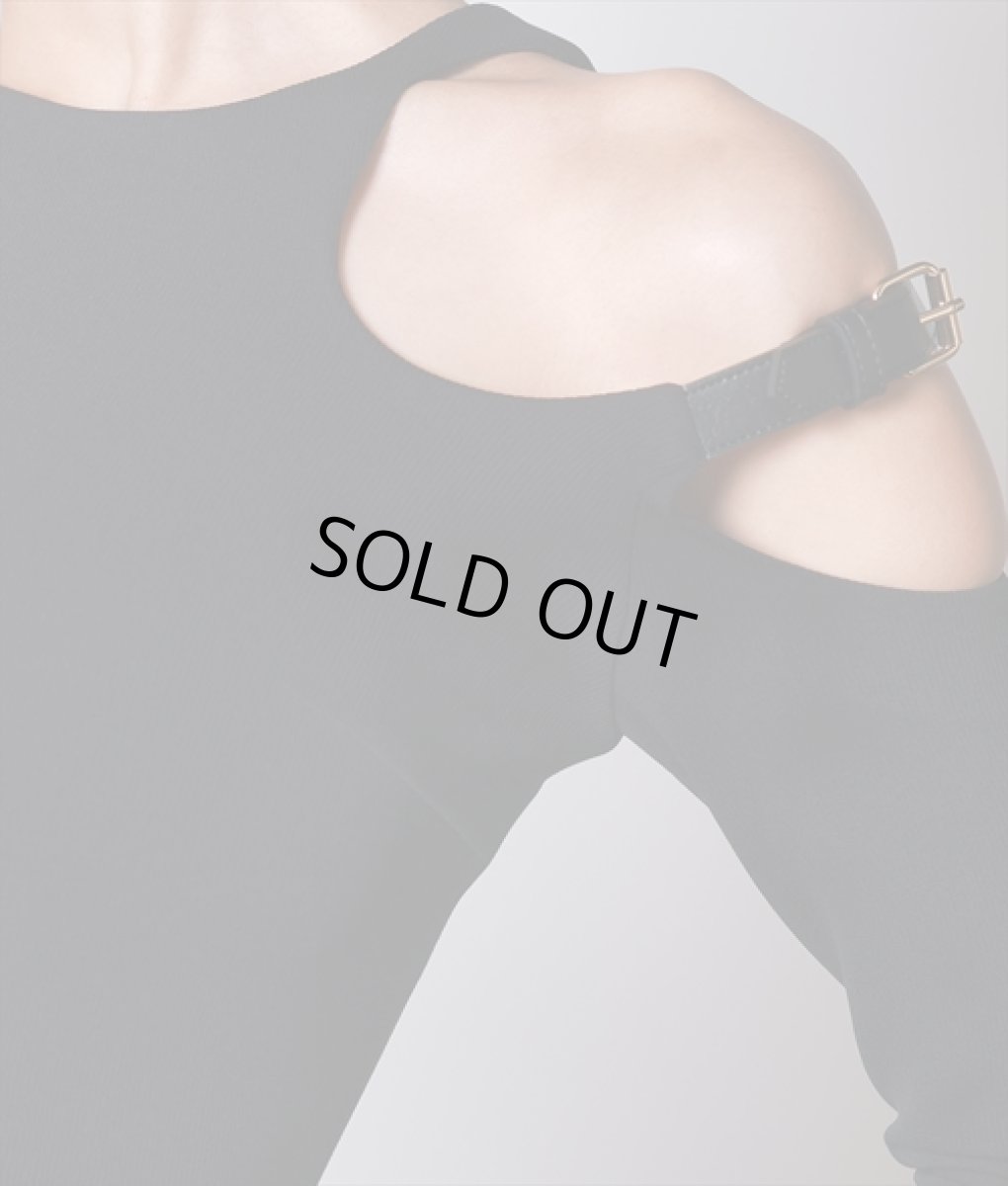 画像9: [セール品のため返品不可＆再入荷なしの現品限り][韓国製][rinfarre]ブラック・七分袖・タイト・肩ベルトポイント・ストレッチ・クール・ミディアムドレス・ワンピース[奈月セナ着用][送料無料] (9)