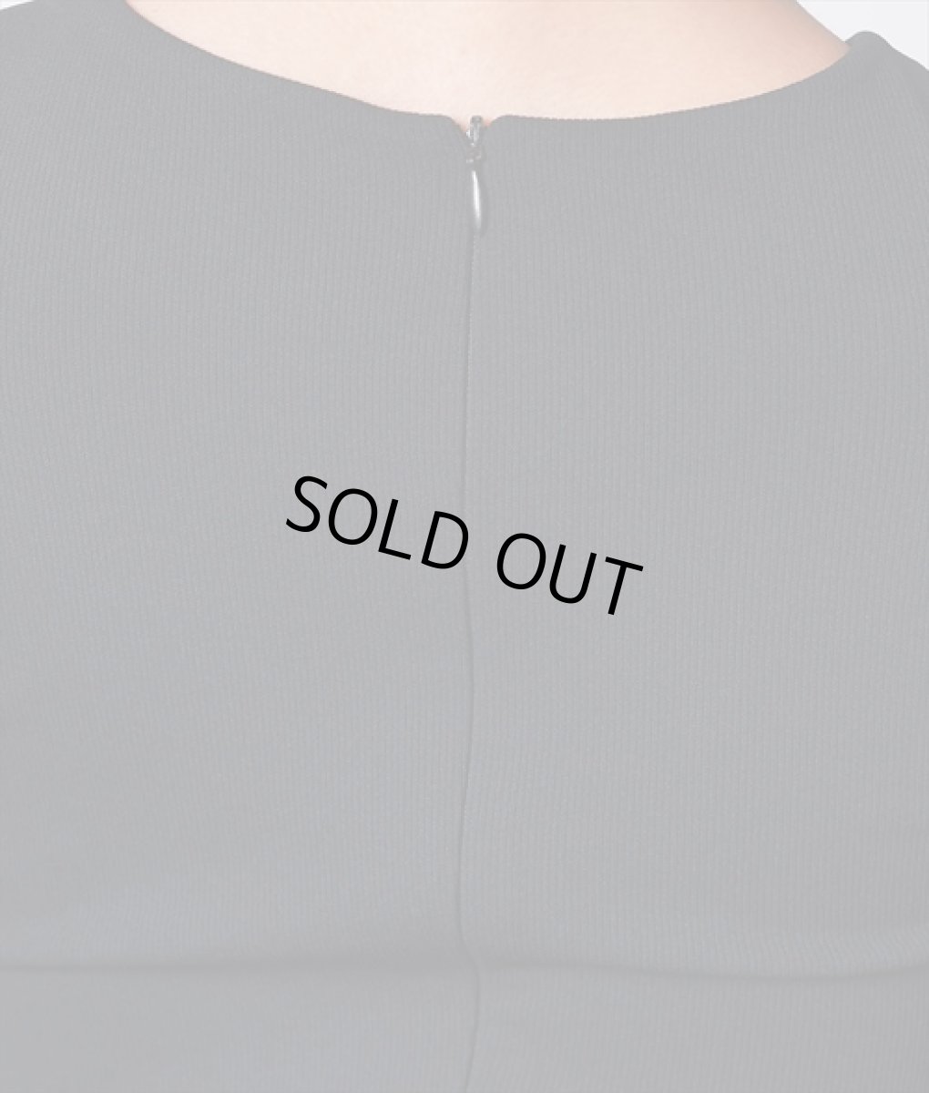 画像10: [セール品のため返品不可＆再入荷なしの現品限り][韓国製][rinfarre]ブラック・七分袖・タイト・肩ベルトポイント・ストレッチ・クール・ミディアムドレス・ワンピース[奈月セナ着用][送料無料] (10)