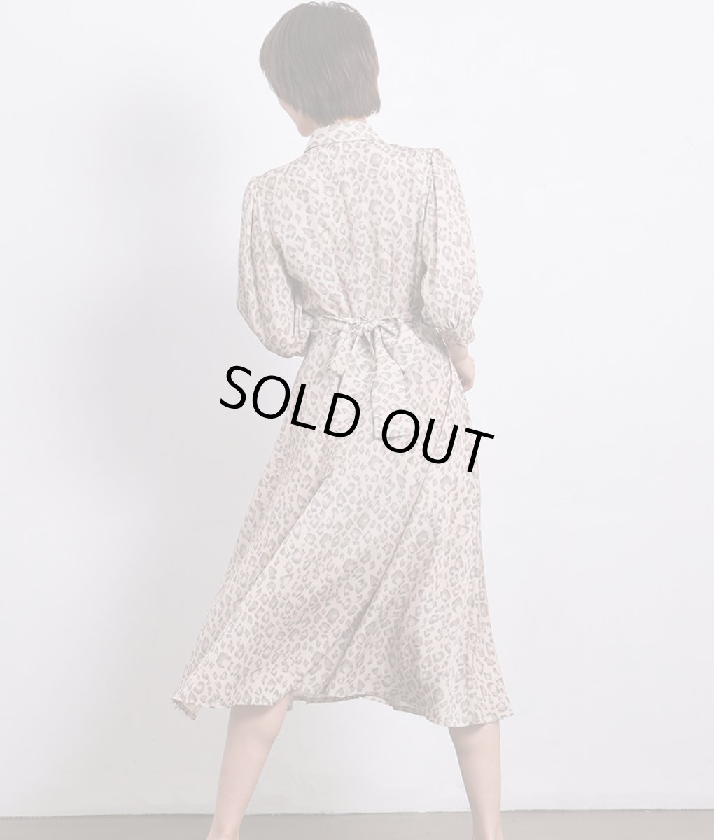 画像3: [rinfarre]レオパード柄・五分半袖・パフスリーブ・Aライン・ベージュ・ミディアム・ひざ下・ワンピース・ドレス[奈月セナ着用着用][送料無料] (3)