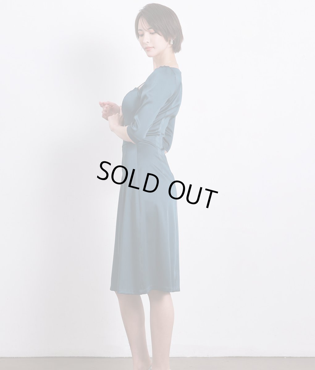 画像2: [SALE品のため返品不可＆再入荷なしの現品限り][韓国製][rinfarre]無地・五分袖・Aライン・スクエアネック・肩紐・ファスナー・プリーツ・ミディアムドレス・ワンピース[奈月セナ着用] (2)